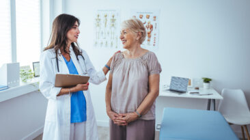Gespräch zwischen Ärztin und Patientin